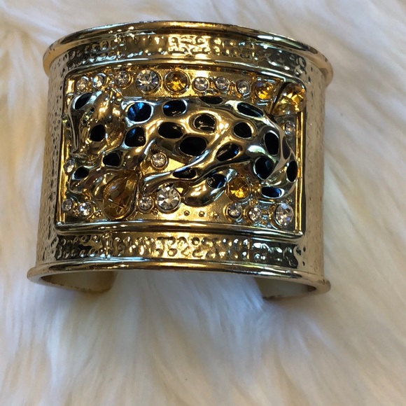 Lilly Pulitzer Jewelry - Lilly Pulitzer Gold Tone Cheetah Cuff Bracelet EUC